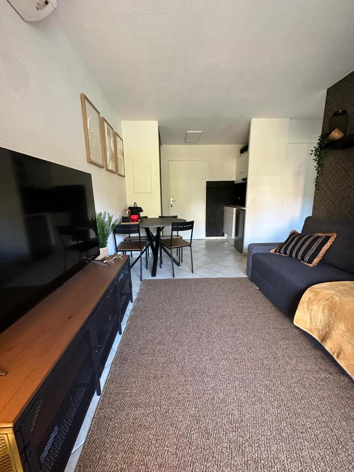 קבלייר-סור-מר Appartement Residence Santa Barbara Avec Piscine Et A 750M De La Plage מראה חיצוני תמונה