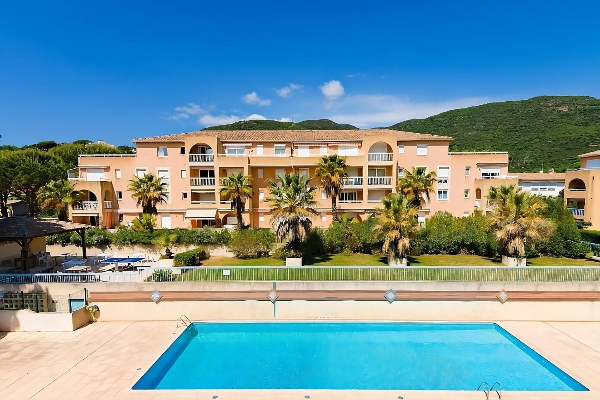קבלייר-סור-מר Appartement Residence Santa Barbara Avec Piscine Et A 750M De La Plage מראה חיצוני תמונה